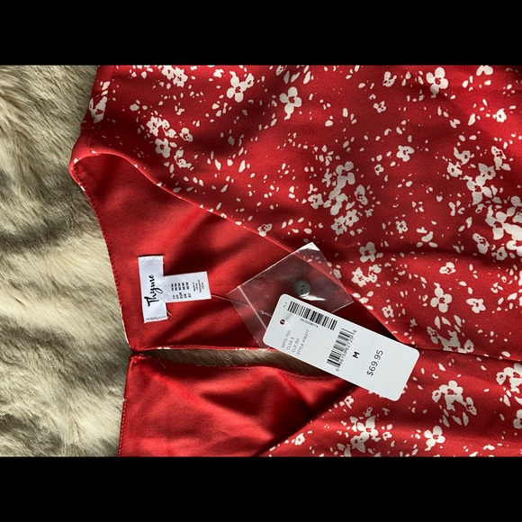 Host Pick ✨Thyme Maternity dress - Picture 4 of 4